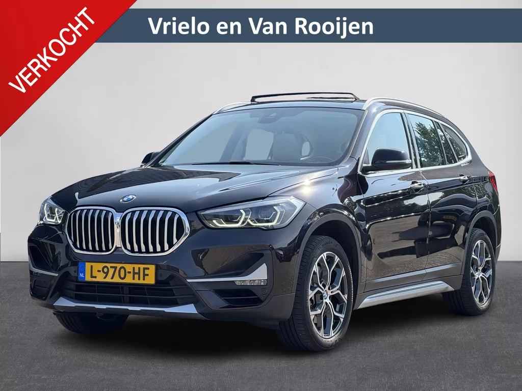 BMW X1 sDrive20i High Executive Edition | Trekhaak | Pano | Navigatie | LED | Airco-Ecc | LM-Velgen |Stoelverwarming | Camera | ( Vestiging - Nieuwegein )