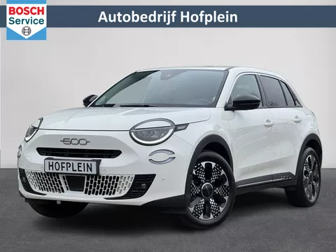 Fiat 600 1.2 Hybrid La Prima | ACC | Stoelverwarming / Massage bestuurderstoel | Clima | Camera | Navi | Elektrische achterklep | ( Vestiging - Vianen )