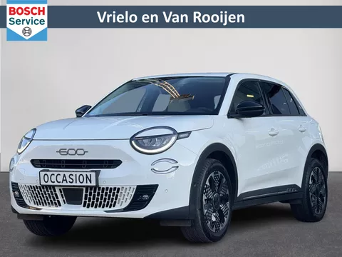 Fiat 600 1.2 Hybrid La Prima | Leer | ACC | Stoelverwarming | Massage | Clima | Camera | Navi | Elektrische achterklep | ( Vestiging - Nieuwegein )