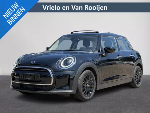 MINI 5-Deurs 1.5 Cooper MINI Yours | Pano | Leer | Stoelverw. | HUD | Navi | LED | Camera ( Vestiging - Nieuwegein )