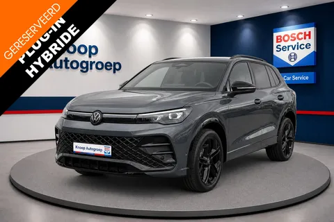 Volkswagen Tiguan 1.5 eHybrid R-Line | Nieuw!! | 272 pk DUURSTE UITVOERING VOL! | Nieuw! | Navi | ACC | Pano | Camera | Interieur Style Pakket | Elektrische Trekhaak | ( Vestiging - Vianen )