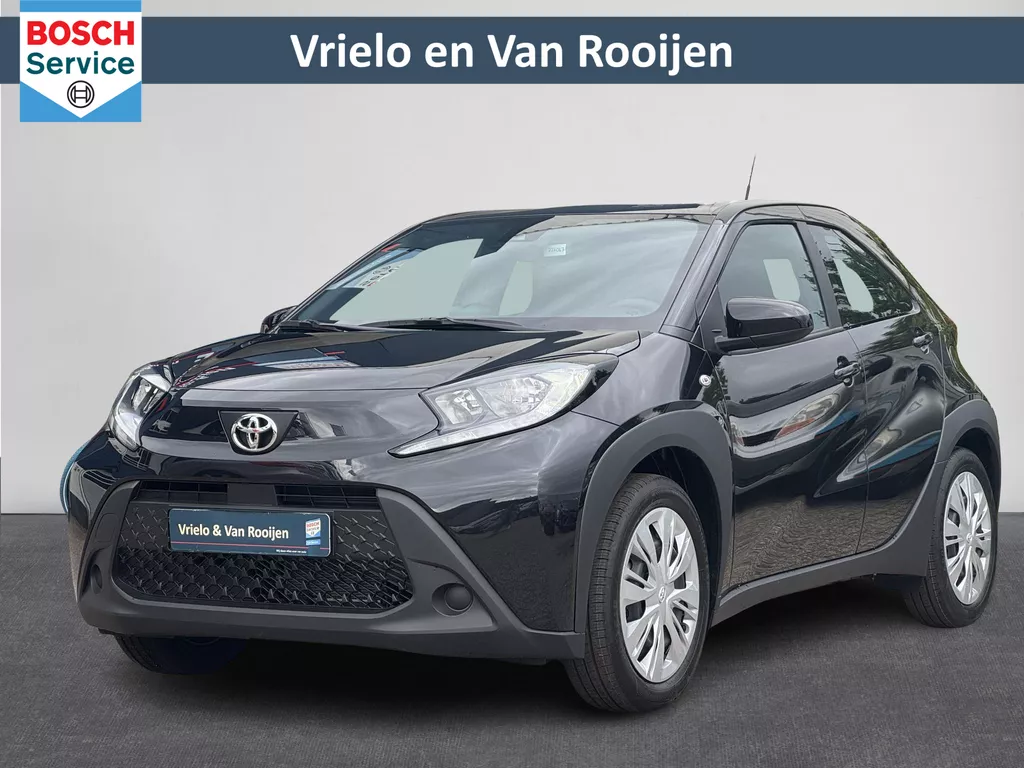 Toyota Aygo X 1.0 VVT-i MT Play | &euro; 1.000 INRUILPREMIE | NIEUW! | Airco | ACC | Camera | Stoelverwarming | DAB | ( Vesteging - Nieuwegein )
