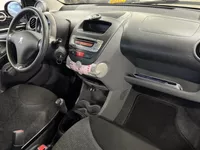 Peugeot 107 1.0-12V XS | Airco | elektrische ramen voor | radio CD speler | ( Vesteging -  Nieuwegein ) Foto