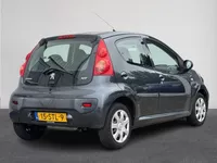 Peugeot 107 1.0-12V XS | Airco | elektrische ramen voor | radio CD speler | ( Vesteging -  Nieuwegein ) Foto