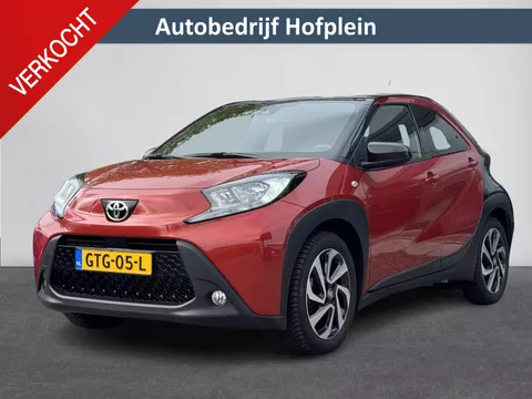 Toyota Aygo X 1.0 VVT-i MT Pulse Navigatie By App | Car play | Camera | Stoelverwarming | Cruise control | LM-Velgen | Electr Ramen ( Vestiging - Vianen Tel: 0347-371248 )