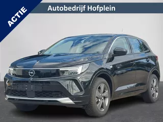 Opel Grandland 1.2 Turbo 130PK Elegance 10.000KM!!! BTW Auto | Climate Control | AGR-Sportstoelen | Stuurverwarming + Stoelverwarming+ voorruitverwarming | Navigatie By App| Apple Car play/Android Auto |  |Cruise | 17&quot;LM-Velgen | PDC | LED Verlichting | Digitaal Dashboard | All Season banden | Trekgewicht 1400 kg ( Vestiging - Vianen Tel: 0347-371248 )