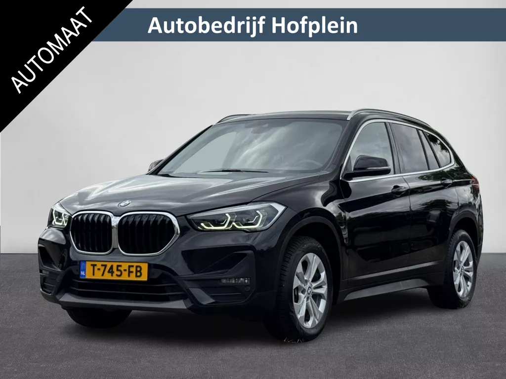 BMW X1 sDrive18iA High Executive | Cruise Control | Camera | Navigatie | Stoelverwarming | LM-Velgen | Climate Control | Elektrisch bedienbare Achterklep | Parkeer Sensoren voor en achter | LED Verlichting