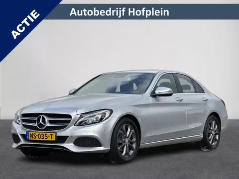 Mercedes-Benz C-klasse C180 Prestige Automaat Navigatie | LED Verlichting | Dode Hoek Detectie | Panorama schuif/Kanteldak, Elektrisch | Stoelverwarming | PDC | Automatische Airco | 17&quot;Lmv | Halfleer | Sportstoelen | INCLUSIEF EXTRA ORIGINELE SET LICHTMETALEN VELGEN (vestiging Vianen)